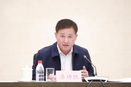 央行：加力支持科技创新、提振消费、民营小微、稳定外