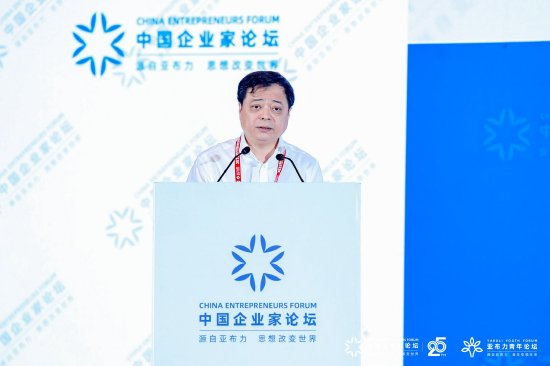 南存辉呼吁：理性看待AI价值，确保AI算法的公平性与透