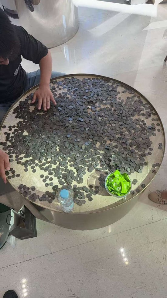 上海农商行拒2万枚硬币兑换 银行回应客户无法说明硬币